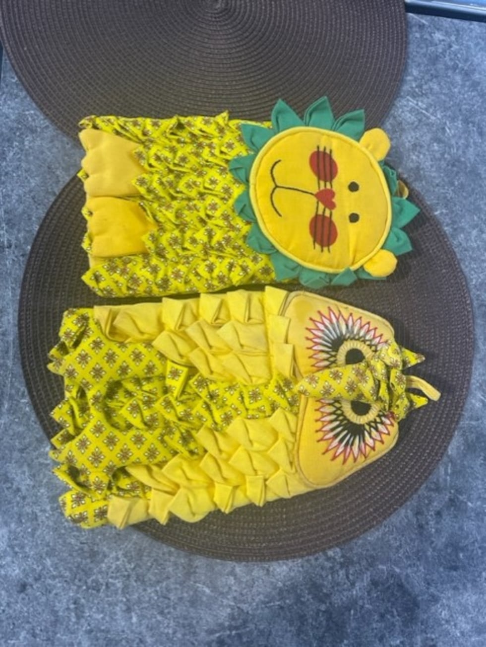 Animal oven mitts